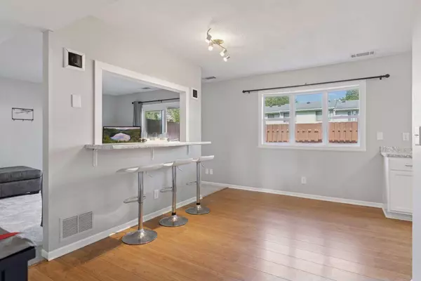 7834 Dunmore RD, Woodbury, MN 55125