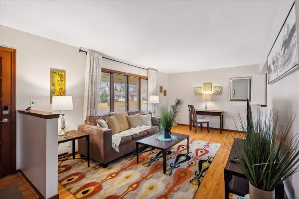 8213 Quinn RD, Bloomington, MN 55437