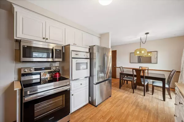 8213 Quinn RD, Bloomington, MN 55437