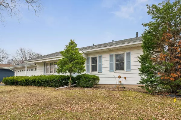 8213 Quinn RD, Bloomington, MN 55437