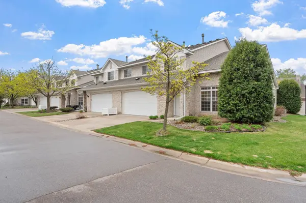 9741 Belmont LN, Eden Prairie, MN 55347