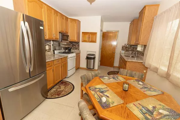 386 E SHEFFIELD Avenue, Pontiac, MI 48340