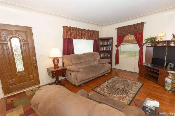 386 E SHEFFIELD Avenue, Pontiac, MI 48340