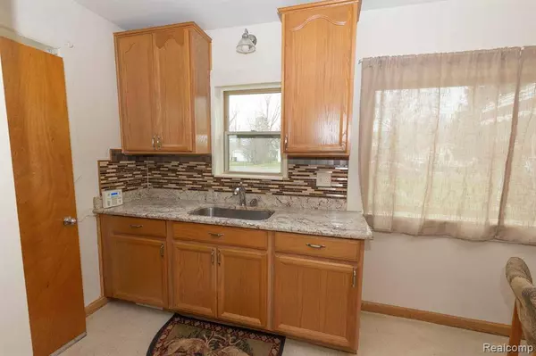 386 E SHEFFIELD Avenue, Pontiac, MI 48340
