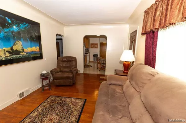 386 E SHEFFIELD Avenue, Pontiac, MI 48340