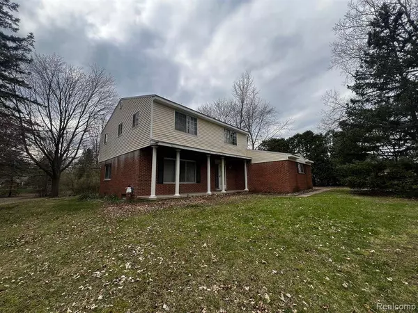 845 ALLSTON Drive, Rochester Hills, MI 48309