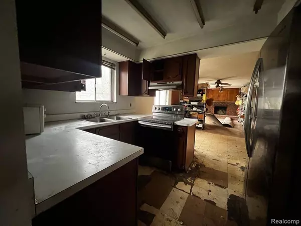 845 ALLSTON Drive, Rochester Hills, MI 48309