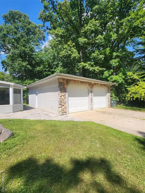 350 Casemer Road, Orion Twp, MI 48360