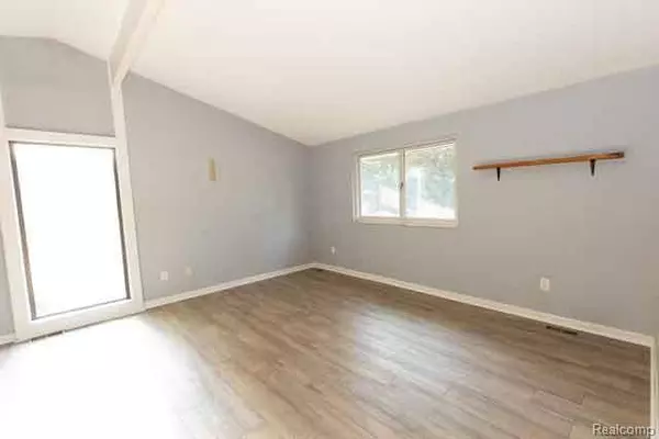 1160 Miller Road, Orion Twp, MI 48362