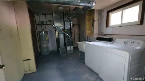 30185 Carl Street, New Haven Vlg, MI 48048