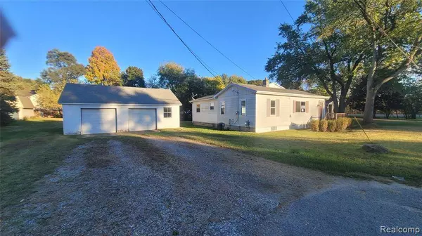 985 Fairledge Street, Orion Twp, MI 48362