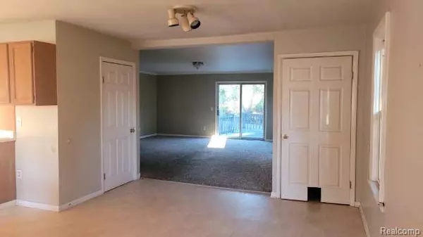 985 Fairledge Street, Orion Twp, MI 48362