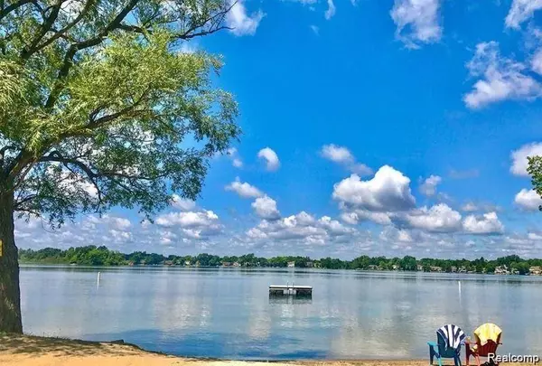 3222 Birchcreek Court, Orion Twp, MI 48360