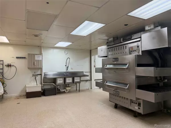 4084 Huron ST, North Branch, MI 48461