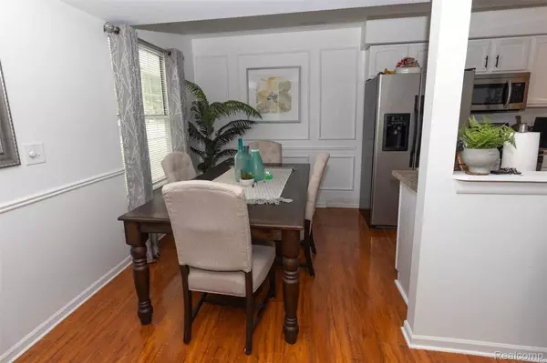 3233 Northfield CT, Lake Orion, MI 48360