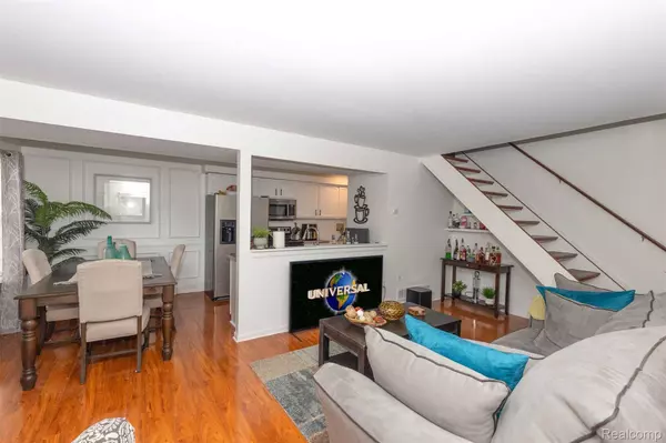 3233 Northfield CT, Lake Orion, MI 48360