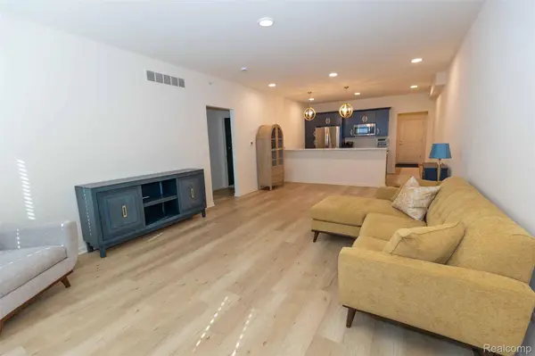 224 Jotham AVE, Auburn Hills, MI 48326