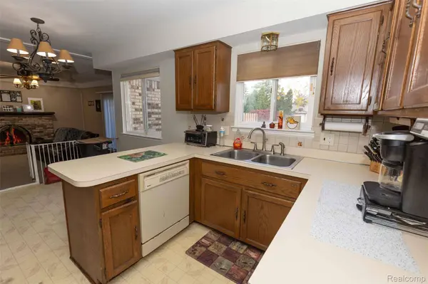 30988 Moroso DR, Warrencity_macomb, MI 48088