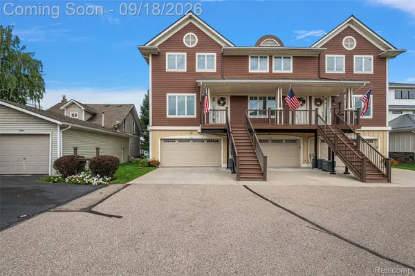 222 S Broadway ST, Lake Orion Village, MI 48362