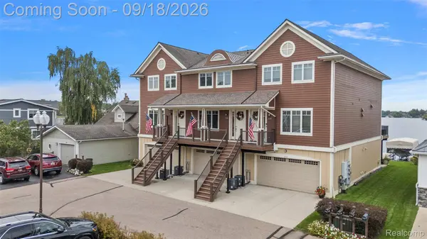222 S Broadway ST, Lake Orion Village, MI 48362