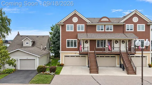 222 S Broadway ST, Lake Orion Village, MI 48362