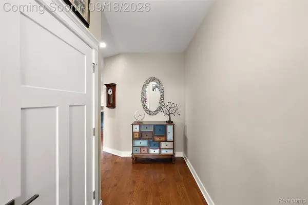 222 S Broadway ST, Lake Orion Village, MI 48362
