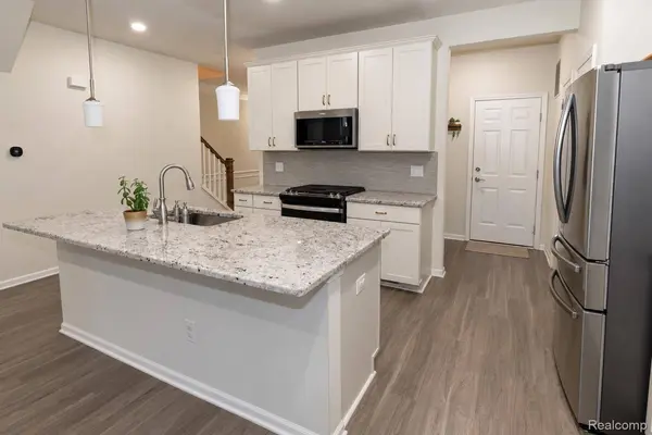 4830 Broomfield WAY, Orion Charter Township, MI 48359