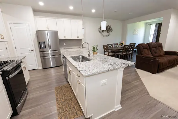 4830 Broomfield WAY, Orion Charter Township, MI 48359