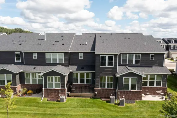 4830 Broomfield WAY, Orion Charter Township, MI 48359