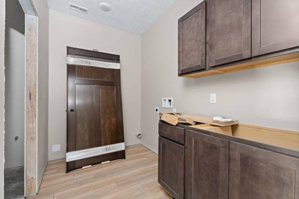 703 Greenview Dr, Yankton, SD 57078