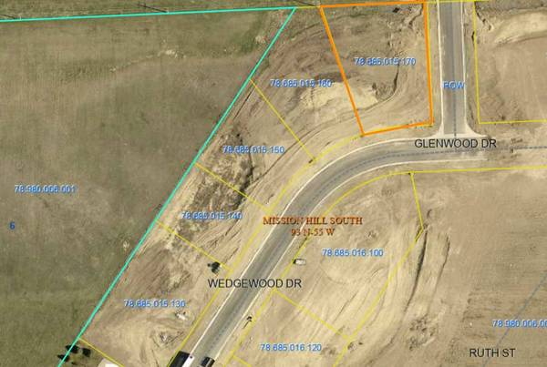 3009 Wedgewood Dr, Yankton, SD 57078