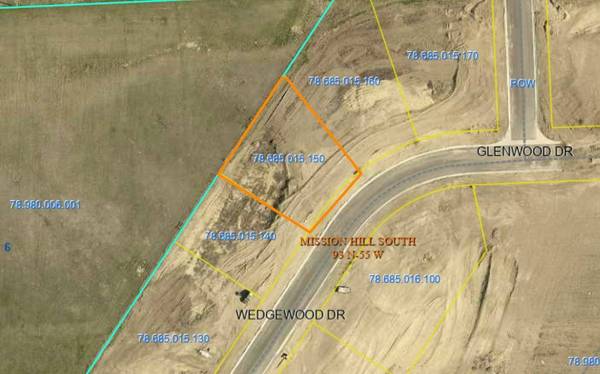 3005 Wedgewood Dr, Yankton, SD 57078