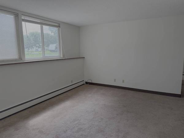 201 Wicker St, Gayville, SD 57031