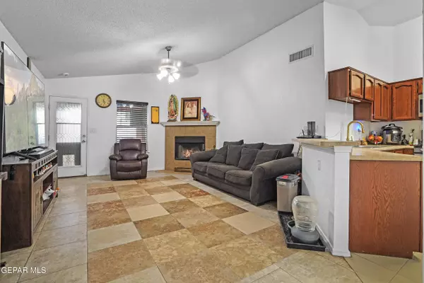 492 COLDRIDGE VALLEY Place PL, El Paso, TX 79928