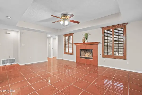 12084 DOS RIOS DR, El Paso, TX 79936