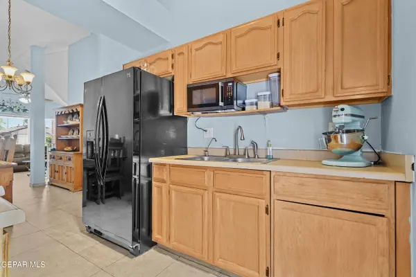 513 BRYCE DR, Horizon City, TX 79928