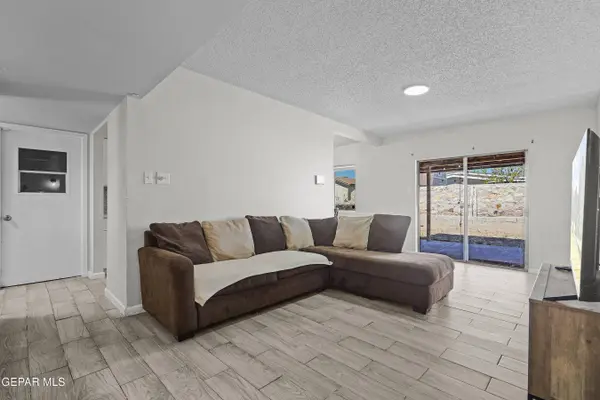 729 FALL RIVER RD, El Paso, TX 79907