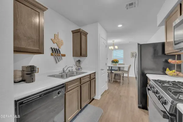 952 Painted Lady ST, Horizon City, TX 79928
