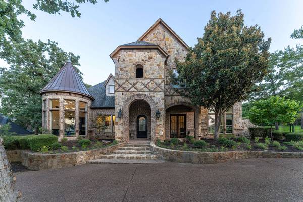613 Silver Spur Dr, Southlake, TX 76092-2048