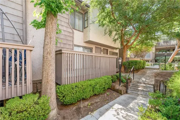18316 Hatteras #20, Tarzana, CA 91356