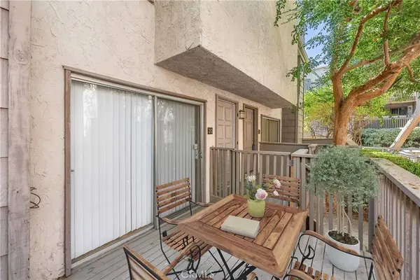 18316 Hatteras #20, Tarzana, CA 91356