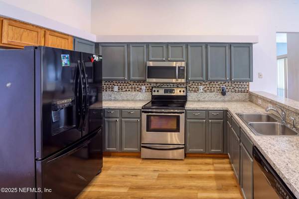 934 ASHTON COVE TER, Jacksonville, FL 32218