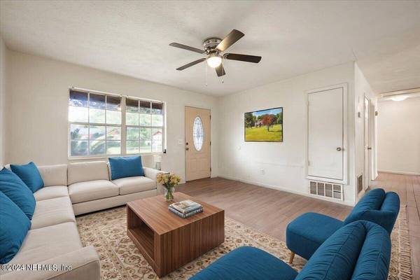 4445 JADE DR E, Jacksonville, FL 32210