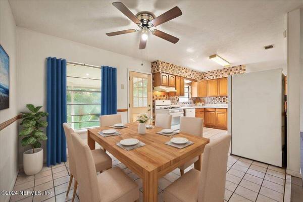 4445 JADE DR E, Jacksonville, FL 32210