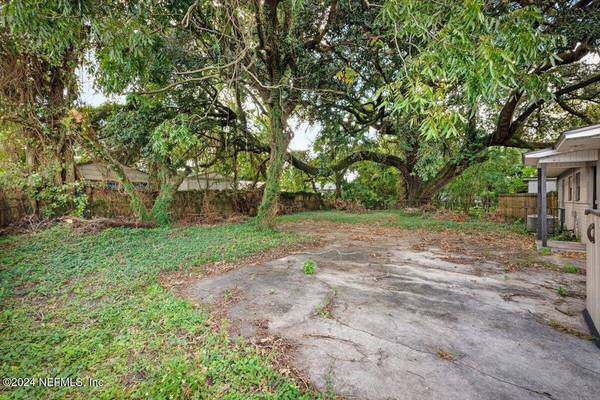 5050 SAPPHO ST, Jacksonville, FL 32205