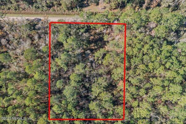 10690 GREGORY AVE, Hastings, FL 32145