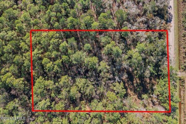 10690 GREGORY AVE, Hastings, FL 32145