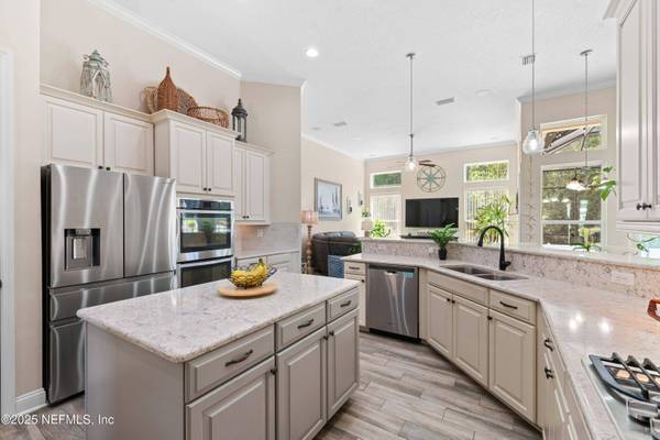 430 BRAMBLY VINE DR, St. Johns, FL 32259