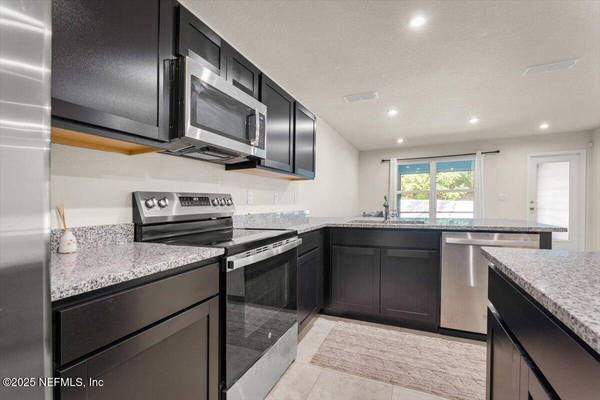 7213 LUMINARY LN, Jacksonville, FL 32210