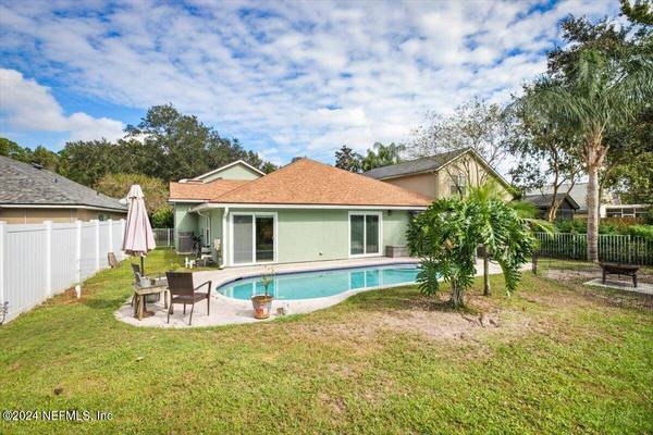 389 W TROPICAL TRCE, Jacksonville, FL 32259